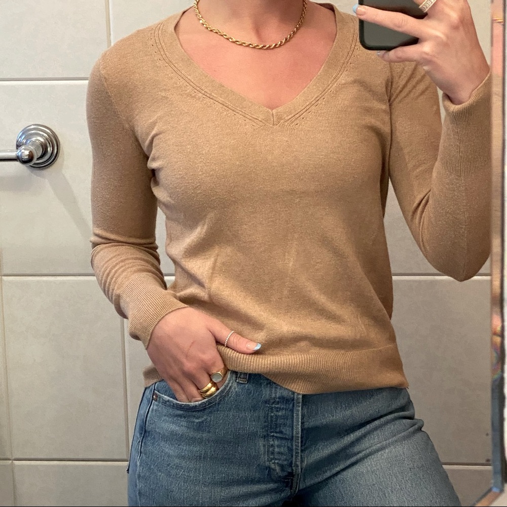 BANANA REPUBLIC BEIGE LONG SLEEVE TOP